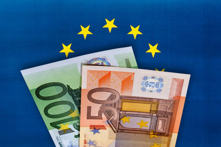 EUR/USD weakens